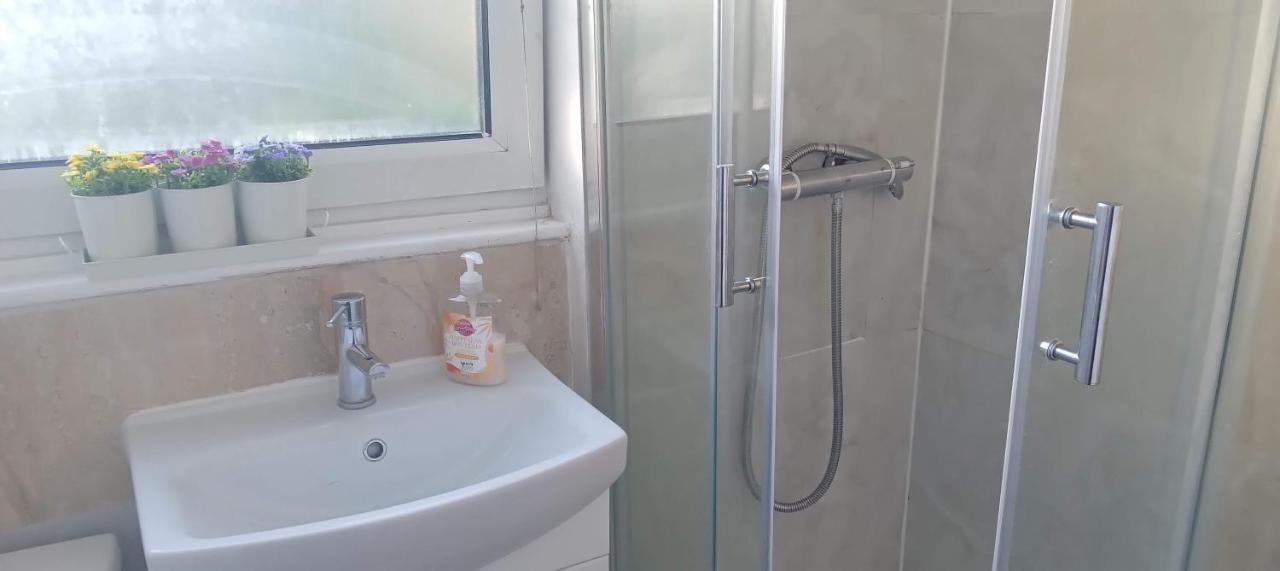 Comfortable Double Room London Ngoại thất bức ảnh
